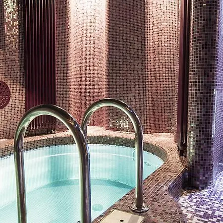 Diamond Prywatny Basen & Sauna *