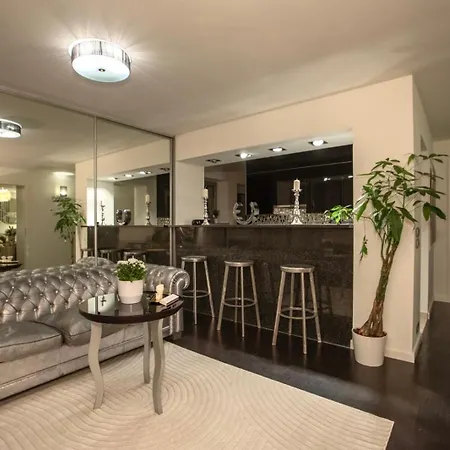 Apartmán Diamond Prywatny Basen & Sauna Poznaň