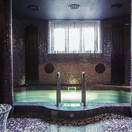 Diamond Prywatny Basen & Sauna *