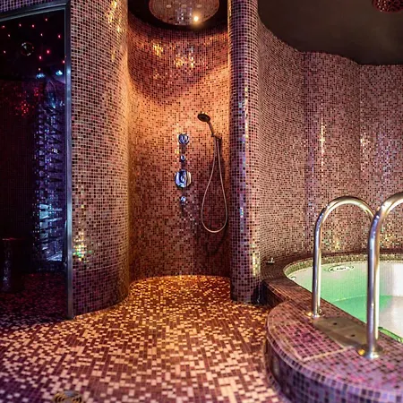 Diamond Prywatny Basen & Sauna *
